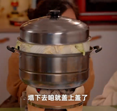山东一道名菜被全网盯上了！这里装的都是啥？