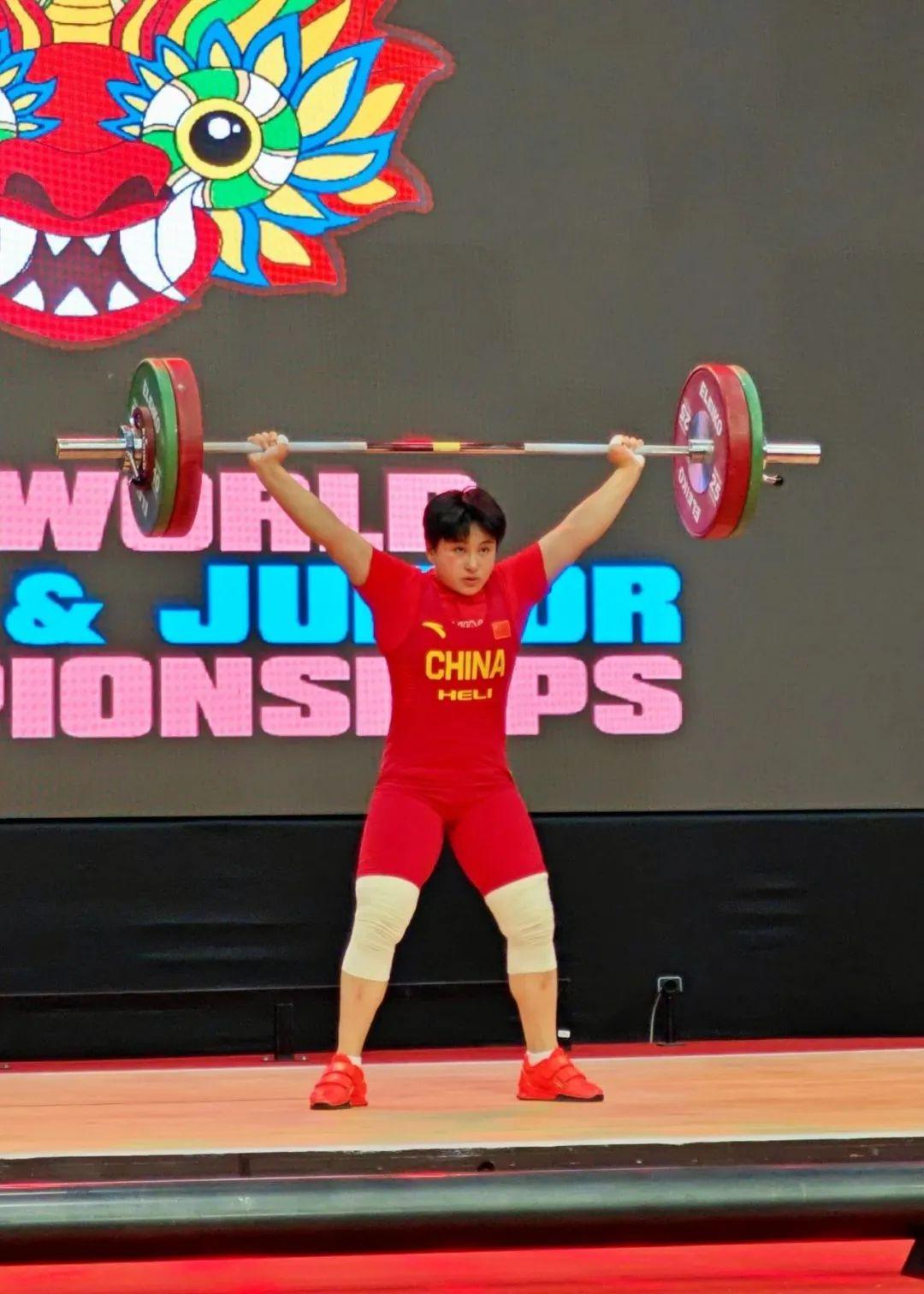 打破两项世界少年纪录!福建举重小将林经纬勇夺三金 打破两项世界少年纪录!福建举重小将林经纬勇夺三金