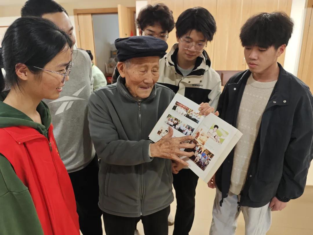 福建医科大学：春风化雨传薪火 雷锋精神暖人间