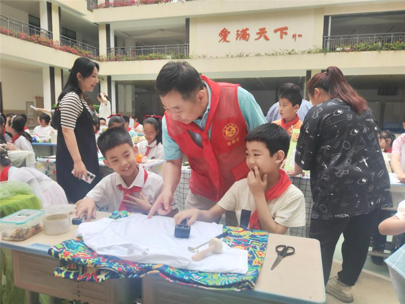 “劳动实践展风采，非遗技艺润童心”主题活动在福州市屏西小学开展