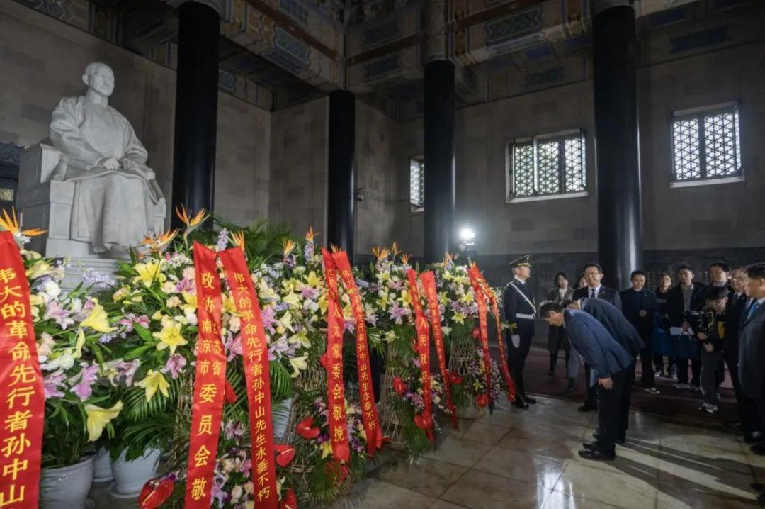 两岸中国人共同纪念孙中山