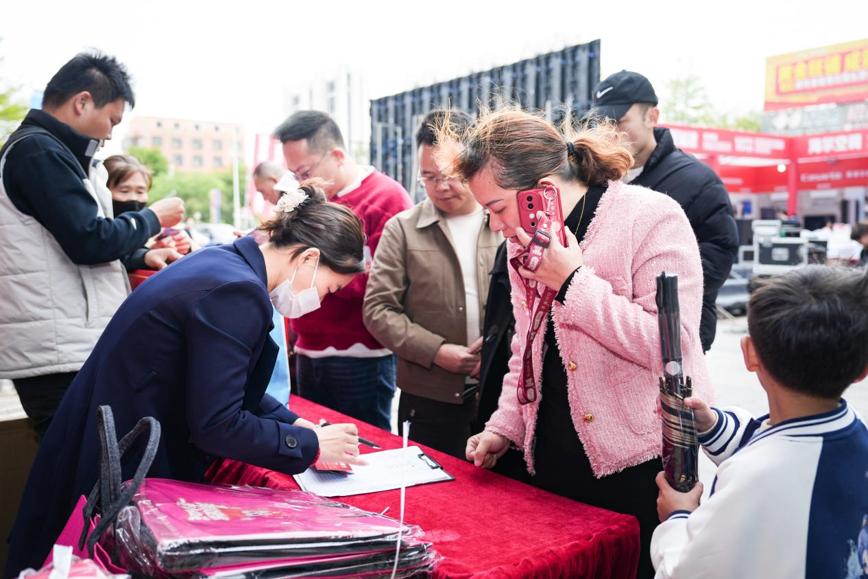 标准引领绿色消费新风尚焕新中国行 智享新生活 | 海尔换新万里行漳州启幕，三好标准引领绿色消费新风尚