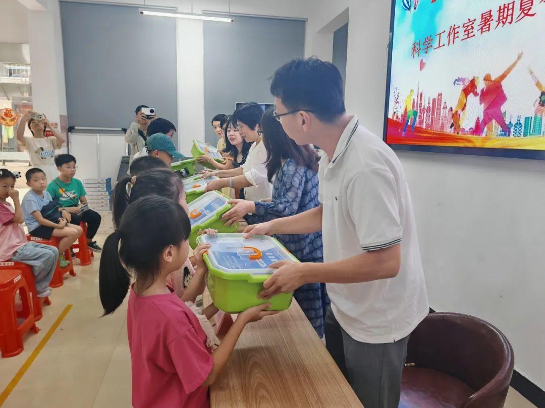 探索科技奥秘！聚焦青少年科学成长！