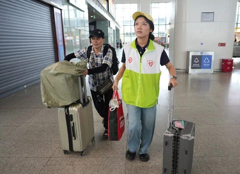 超强台风“桦加沙”即将登陆 南铁进一步优化列车运行方案