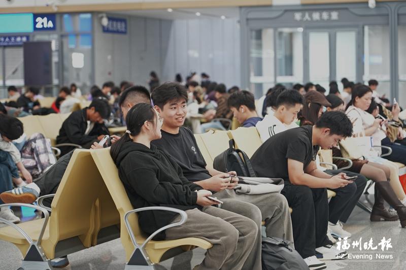 4趟“歌迷专列”运送逾3000人次