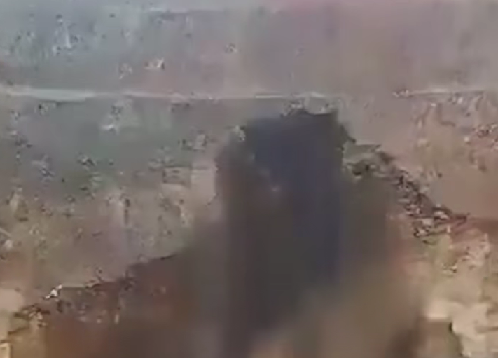 刚果(金)一矿区桥梁突然断裂坍塌 至少32人死亡 刚果(金)一矿区桥梁突然断裂坍塌 至少32人死亡