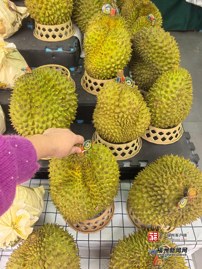 新消费|实现“榴莲自由”?福州今冬榴莲每斤低至19.9元的背后 新消费|实现“榴莲自由”?福州今冬榴莲每斤低至19.9元的背后