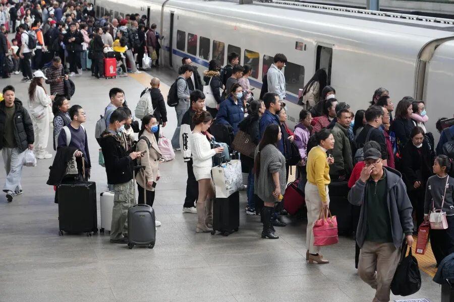 春运第八日福州火车站预计发送12万人次 部分方向车次余票充足