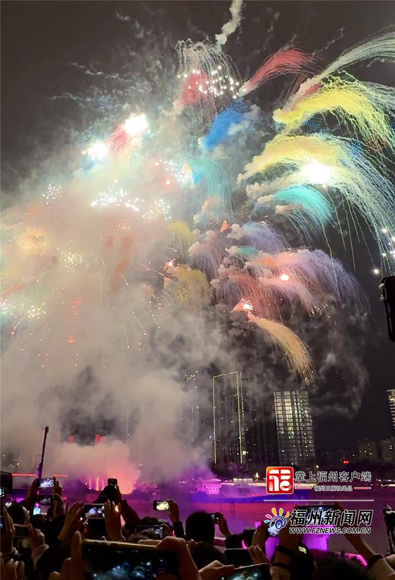 璀璨绽放，点亮夜空！福州烟花无人机秀震撼上演