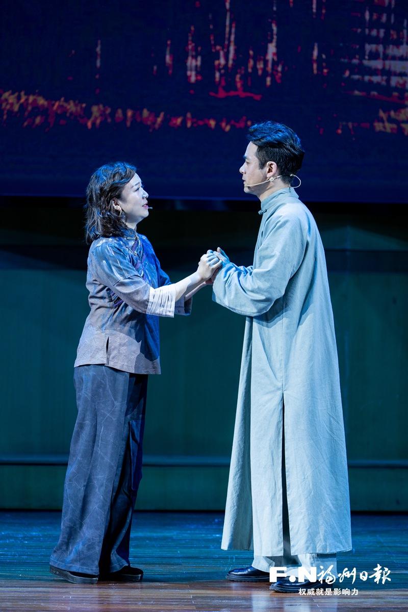 《三簪红》：血墨火骨，照见百年芳华