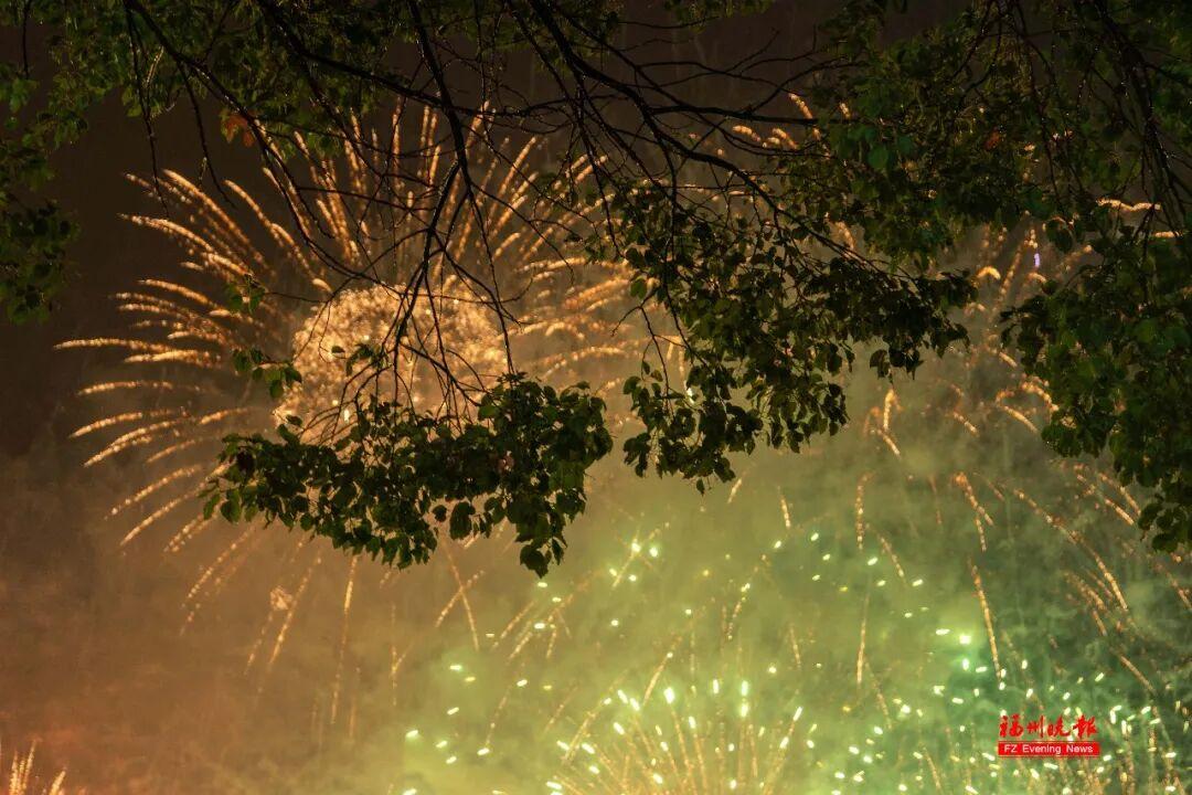 焰火秀点亮福州夜空