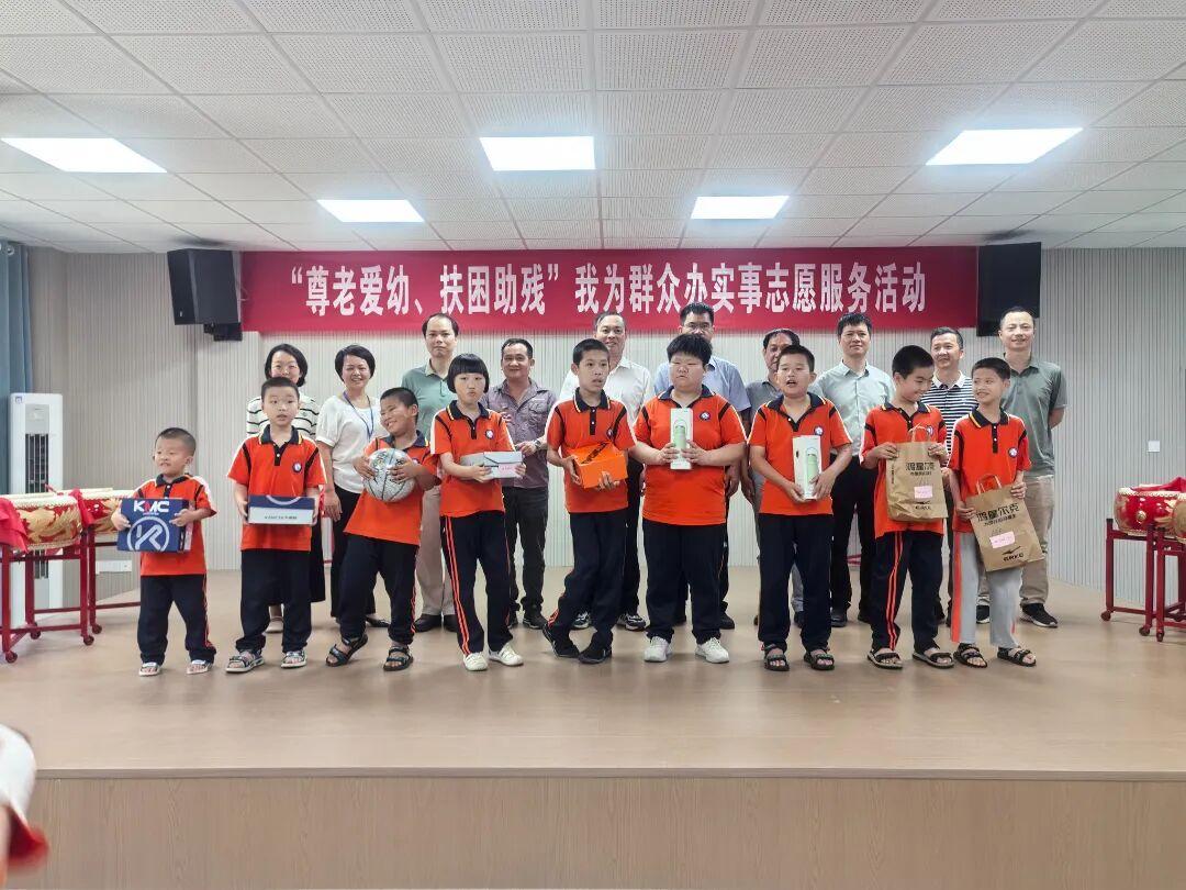 再续爱心约定!闽清县特殊教育学校孩子们收到的这份“微心愿”礼物,太暖了 再续爱心约定!闽清县特殊教育学校孩子们收到的这份“微心愿”礼物,太暖了