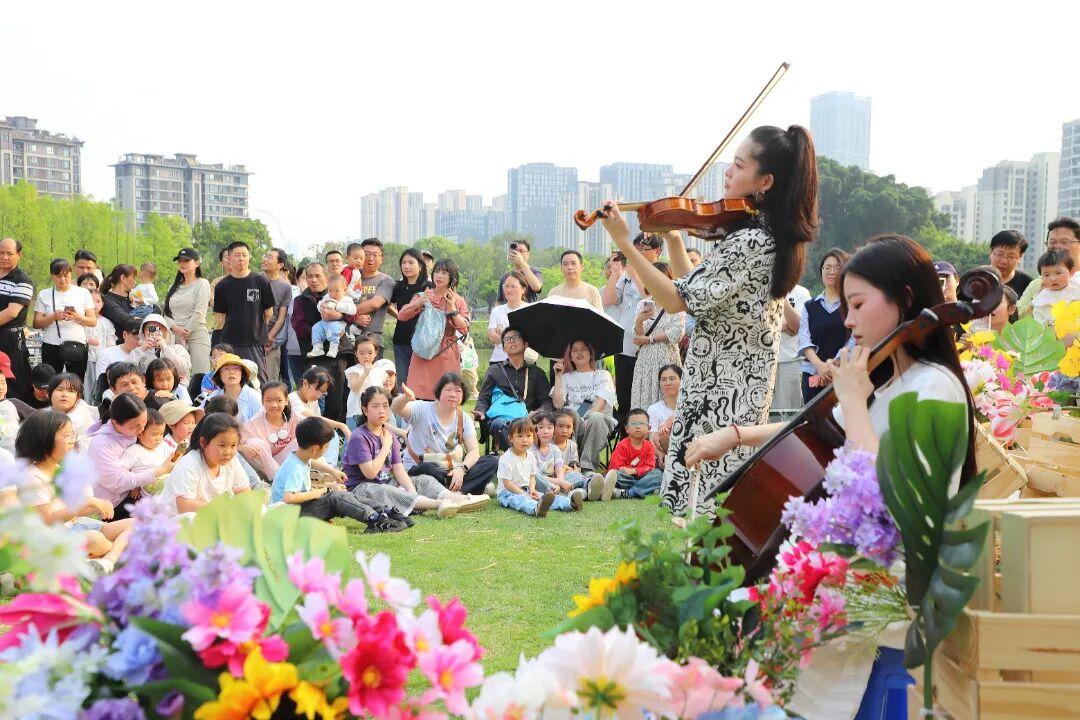 好听！草地音乐会激情唱响！就在牛岗山公园