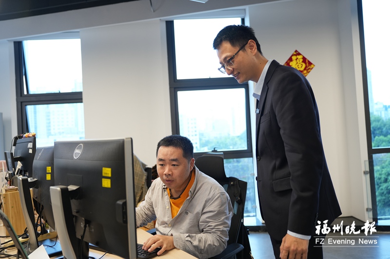 网龙高级副总裁林琛谈数字产业融合 网龙高级副总裁林琛谈数字产业融合