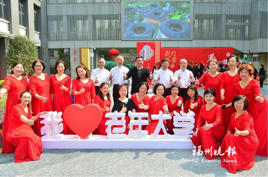 老年教育火出圈 银龄生活潮起来 老年教育火出圈 银龄生活潮起来