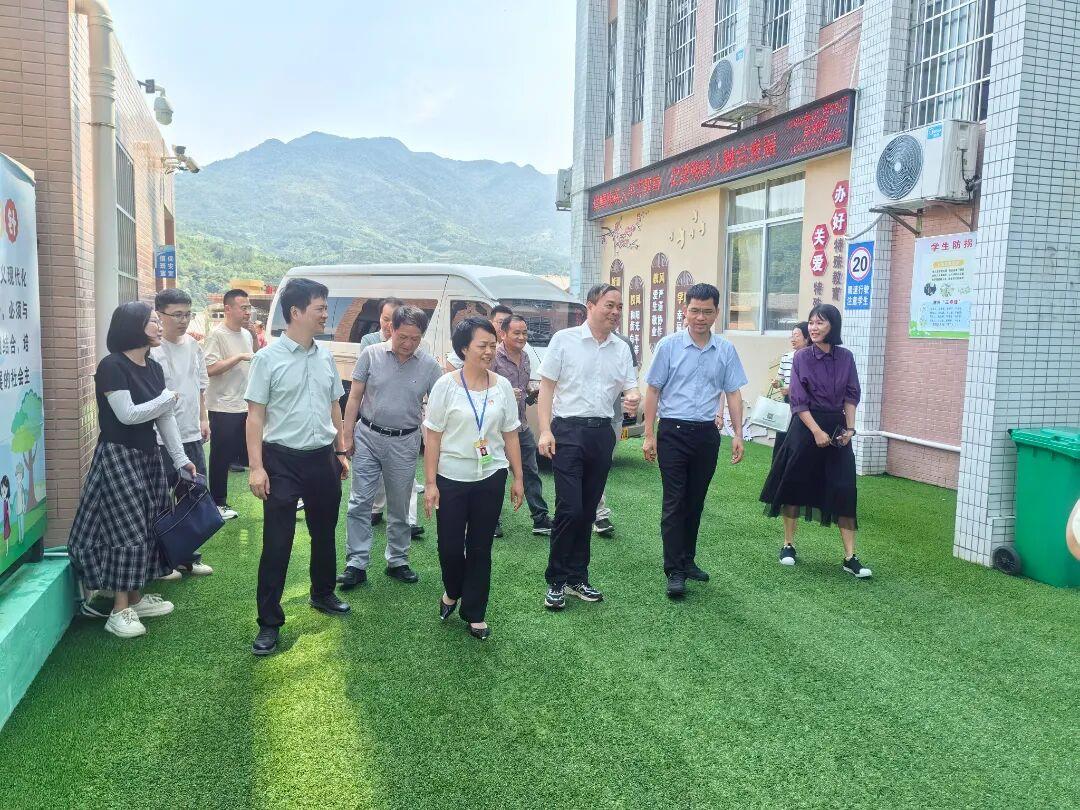 再续爱心约定!闽清县特殊教育学校孩子们收到的这份“微心愿”礼物,太暖了 再续爱心约定!闽清县特殊教育学校孩子们收到的这份“微心愿”礼物,太暖了