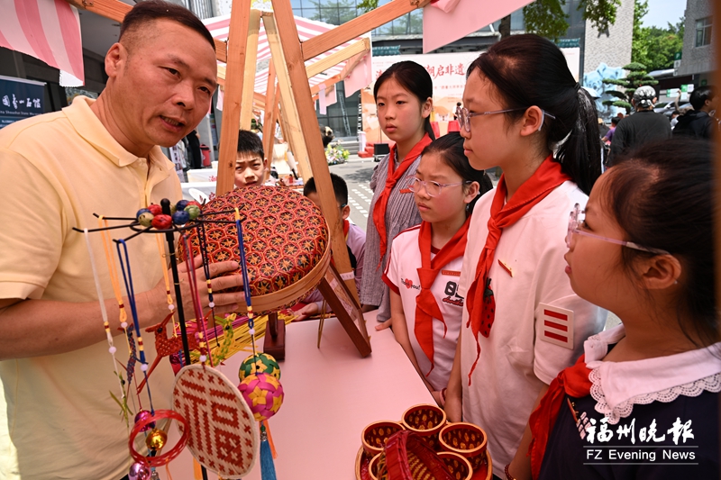 “跟着大师学非遗”文明实践活动启动