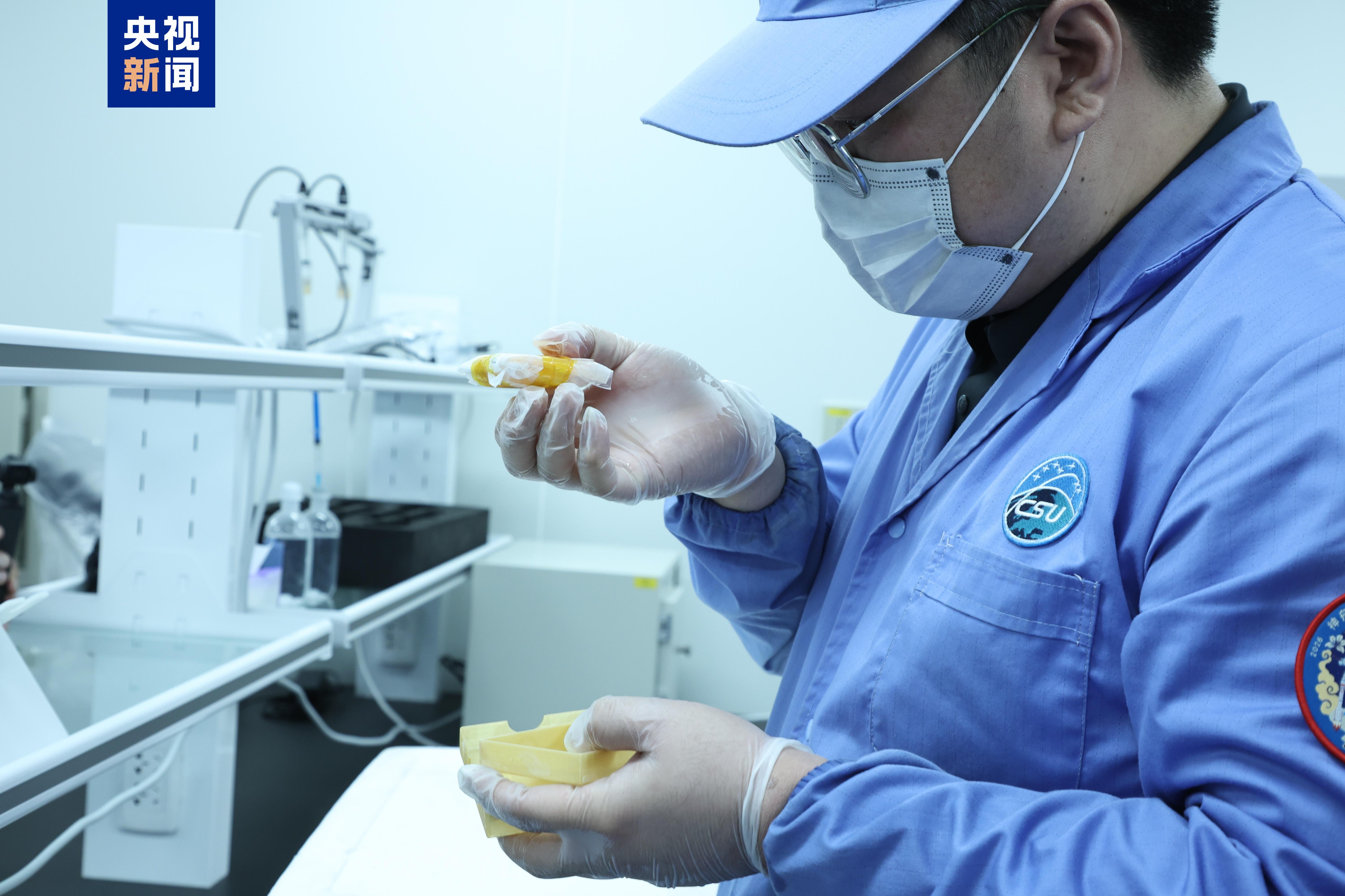 中国空间站第十批科学实验样品返回并交付科学家 中国空间站第十批科学实验样品返回并交付科学家
