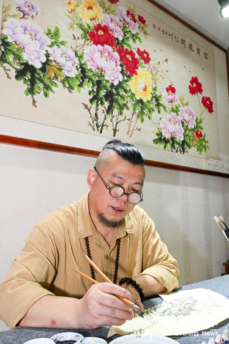 罗知秋:英雄故事入扇来 罗知秋:英雄故事入扇来
