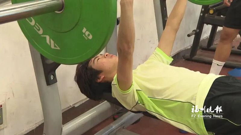 平凡追光者点亮绿茵赛场 6:0大胜背后的“长乐军团”