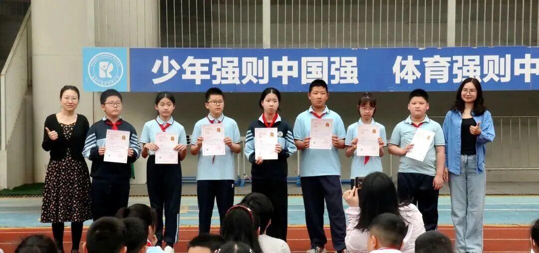 晋安：旧校服循环传暖，爱心永续校园