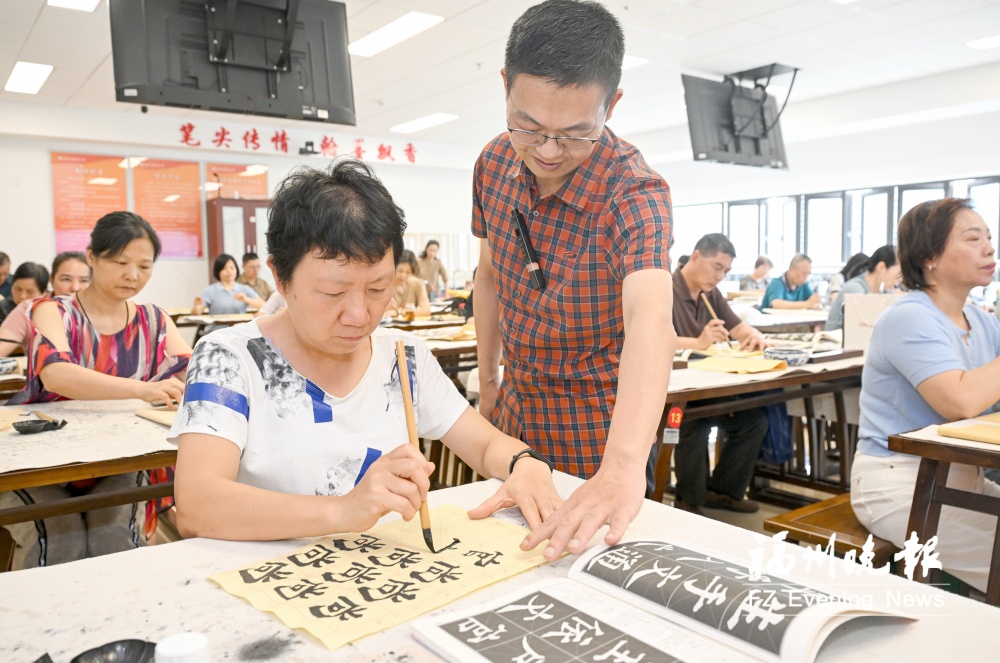 《福州市老年教育促进规定》下月起施行 《福州市老年教育促进规定》下月起施行