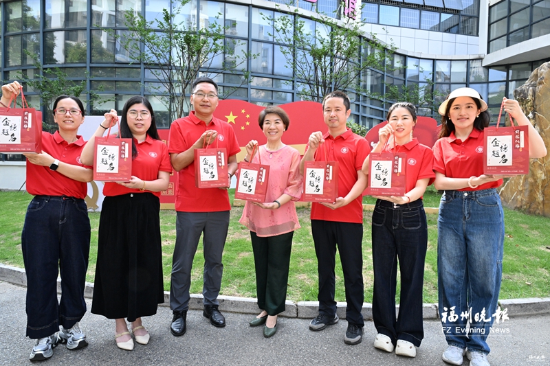 学子奔赴考场 全城花式应援 学子奔赴考场 全城花式应援