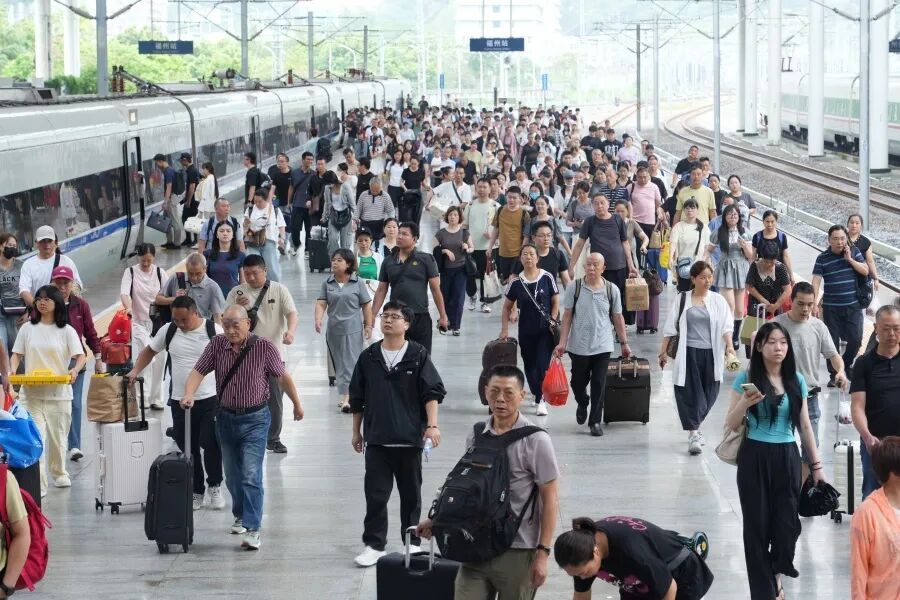 端午假期首日客流刷新纪录 福州车站全力保障假日旅客出行顺畅 端午假期首日客流刷新纪录 福州车站全力保障假日旅客出行顺畅