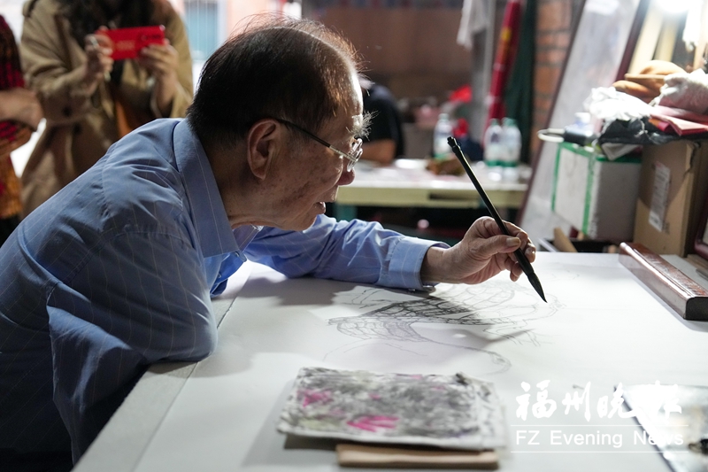 独臂“老顽童”用画笔重启人生 独臂“老顽童”用画笔重启人生