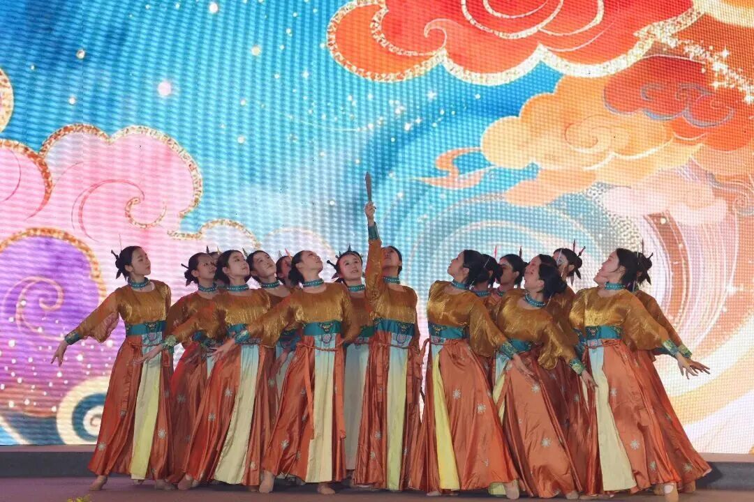 草坪音乐会影像集|象峰少年与星光同歌 草坪音乐会影像集|象峰少年与星光同歌