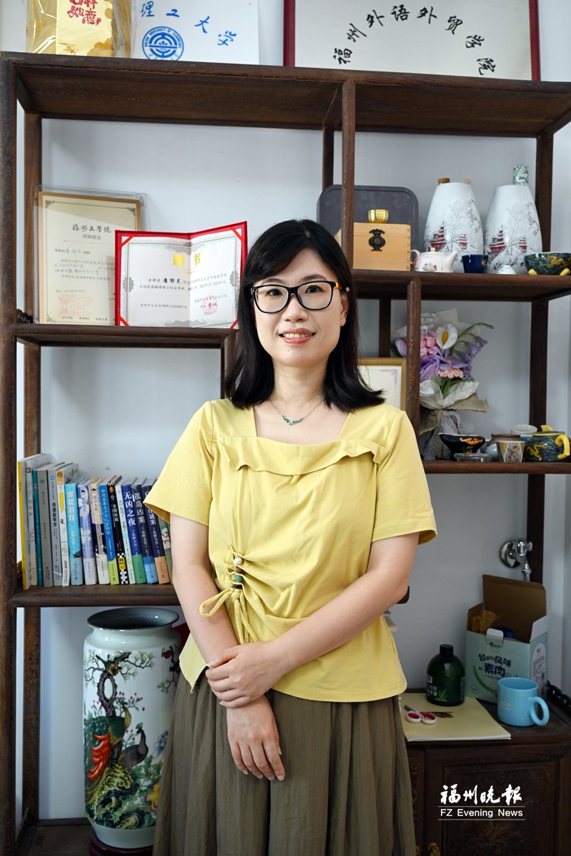 潘郁灵:双语为桥 奔赴热爱 潘郁灵:双语为桥 奔赴热爱