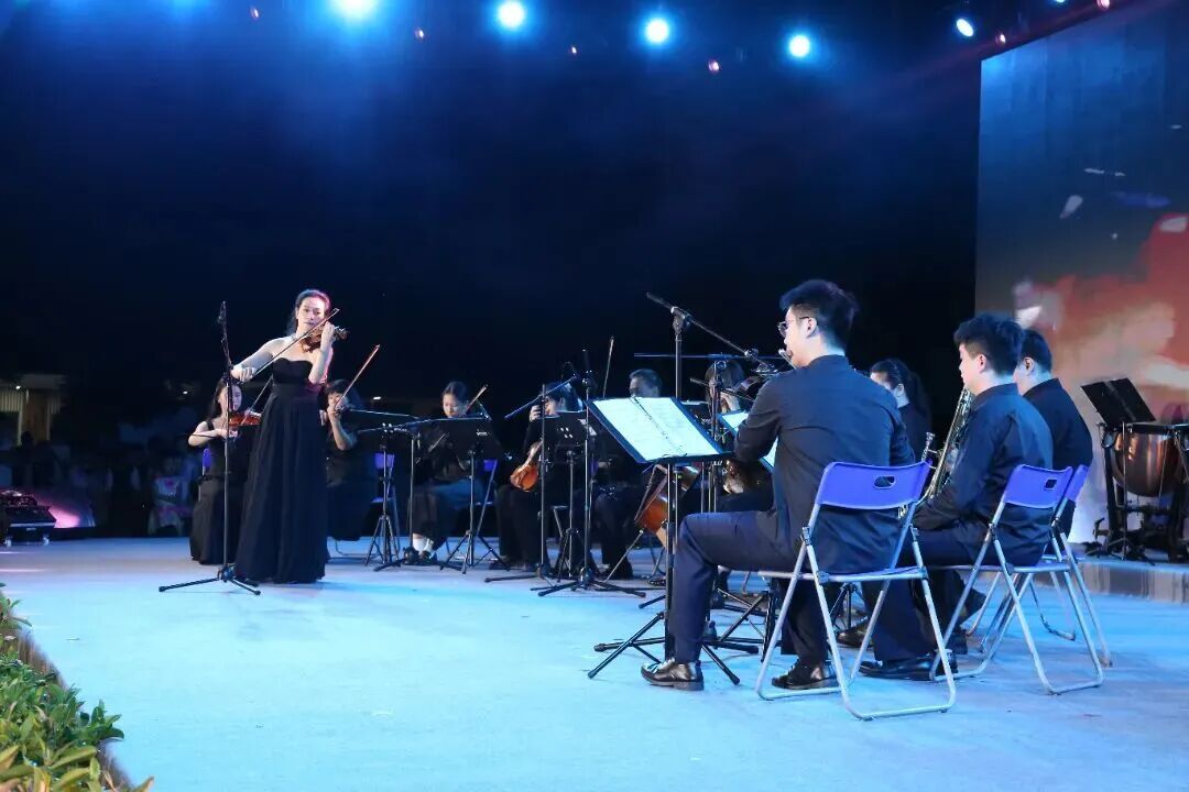 草坪音乐会影像集｜象峰少年与星光同歌