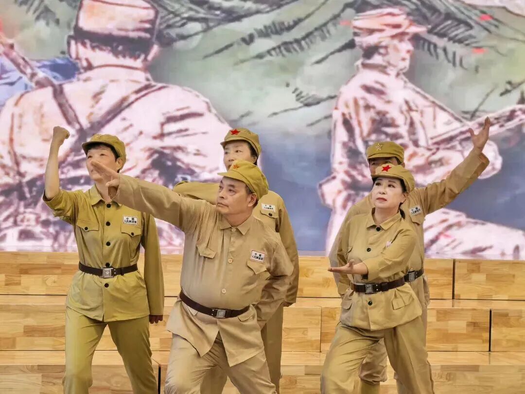 银青共叙家国情！“老少同声颂党恩 携手奋进新征程”关工委走进鼓山新区学校