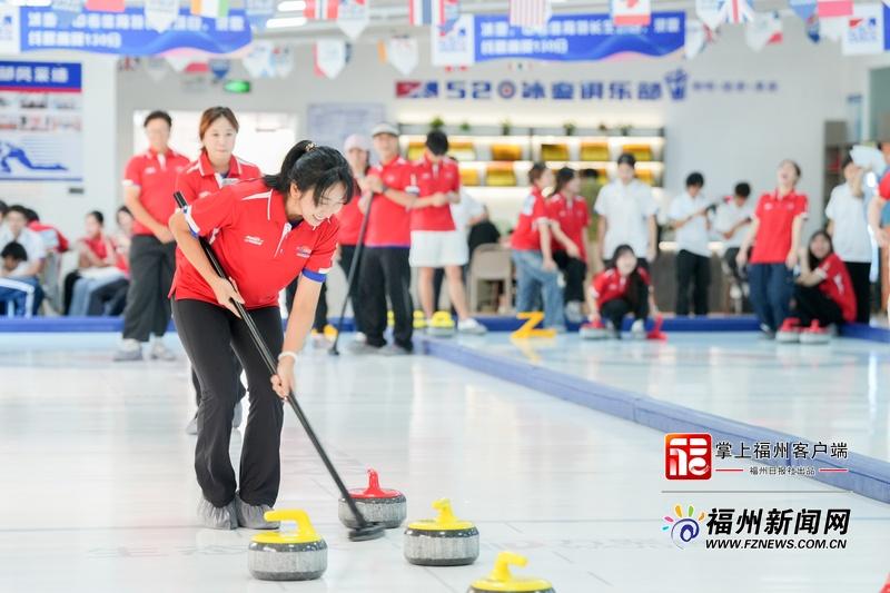 海峡两岸青少年陆地冰壶夏令营福州开幕