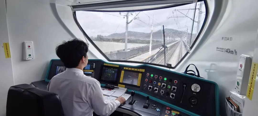 台风“巴威”逼近!福州地铁将视风情雨情采取限速、停运等措施 台风“巴威”逼近!福州地铁将视风情雨情采取限速、停运等措施