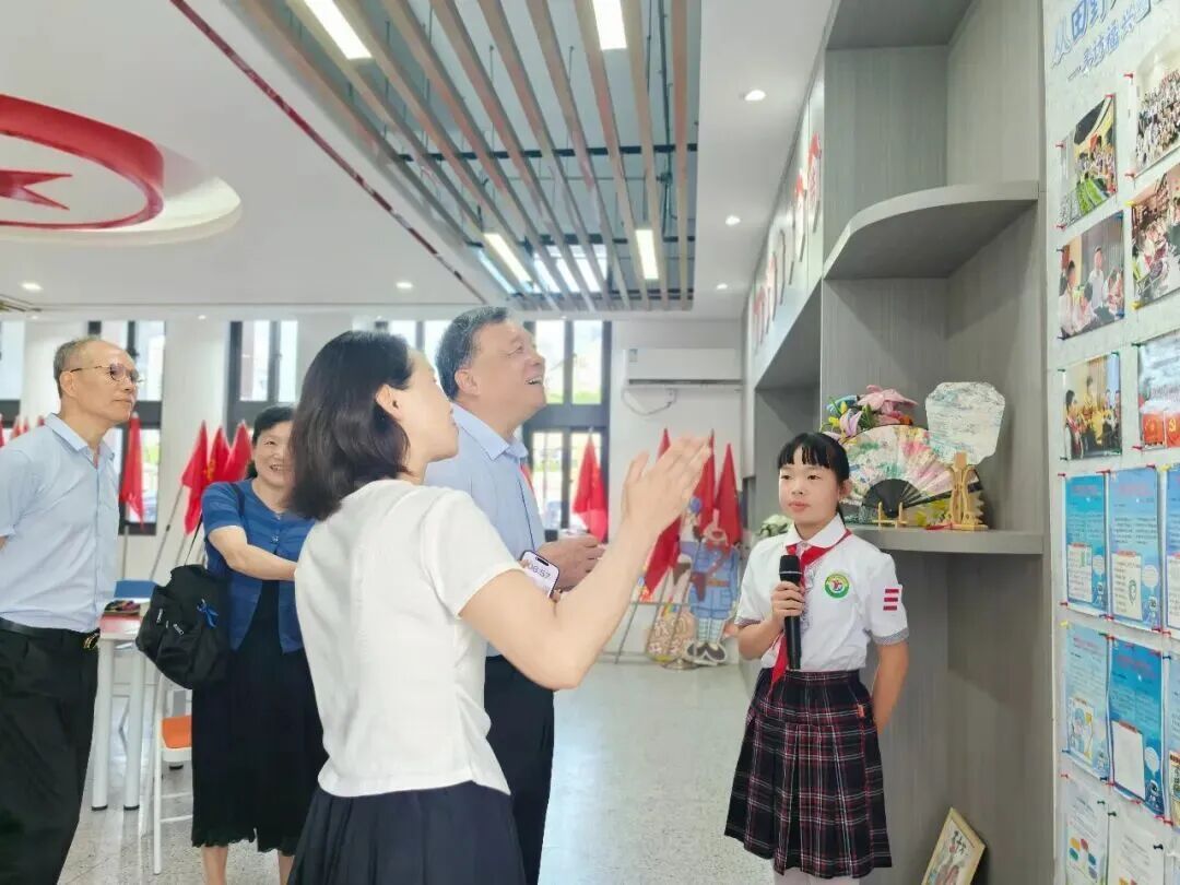 银青共叙家国情!“老少同声颂党恩 携手奋进新征程”关工委走进鼓山新区学校 银青共叙家国情!“老少同声颂党恩 携手奋进新征程”关工委走进鼓山新区学校