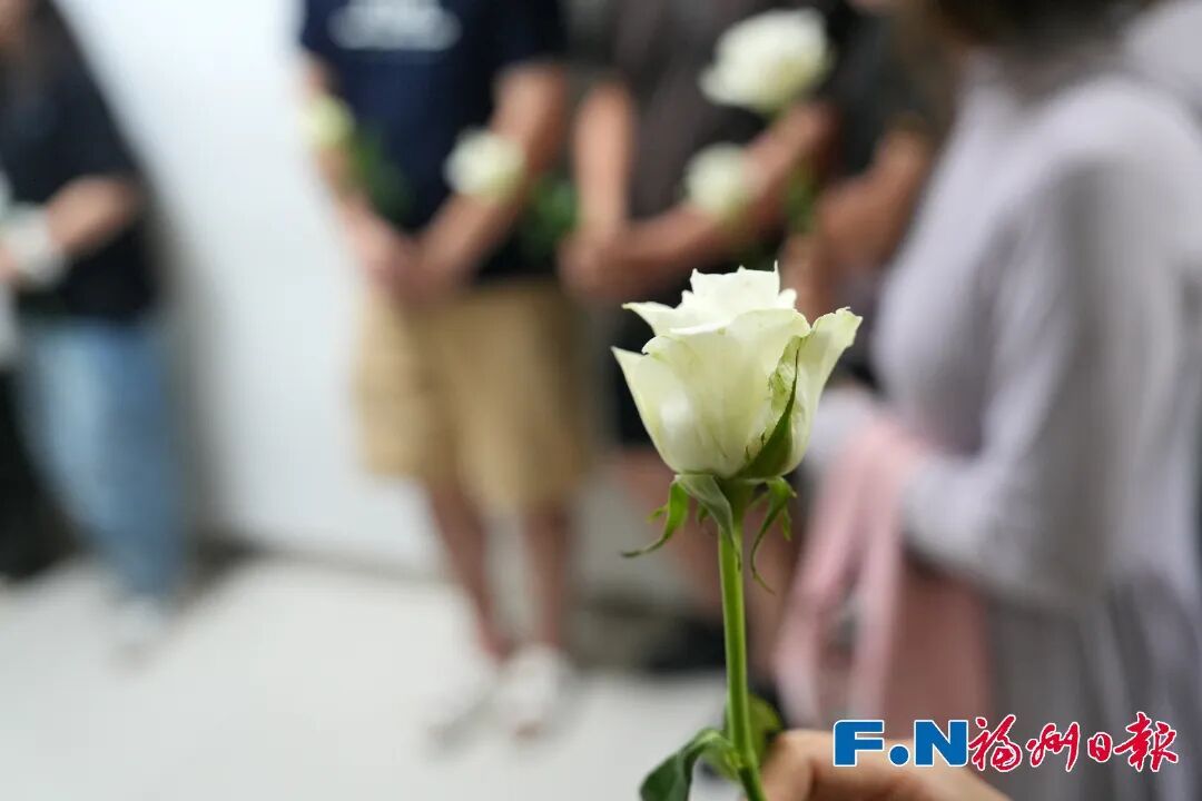 25岁福州青年意外离世 母亲与幼弟含泪签字同意捐献其器官