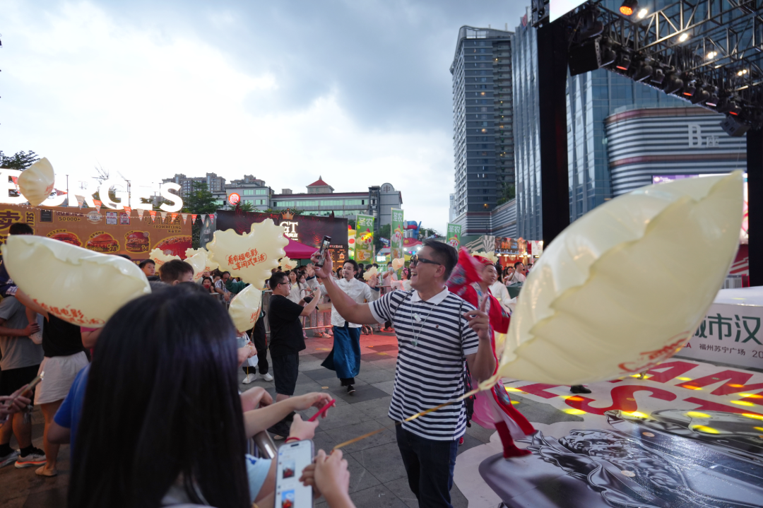 福州网络名人集体出动!带你解锁今夏看电影的正确姿势 福州网络名人集体出动!带你解锁今夏看电影的正确姿势