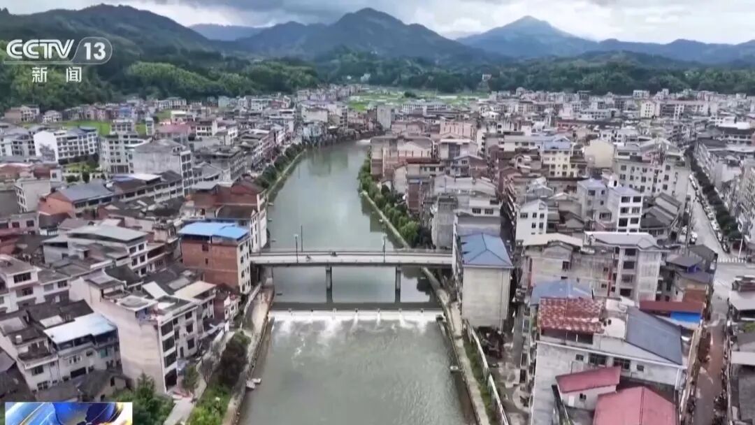 央视披露:团伙冒充知名家电售后人员,通过发放鸡蛋、面条等小礼物吸引老人,诈骗60多名留守老人,5人被刑拘 央视披露:团伙冒充知名家电售后人员,通过发放鸡蛋、面条等小礼物吸引老人,诈骗60多名留守老人,5人被刑拘
