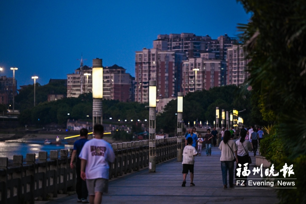 路灯故障迟迟无人维修,上渡街道主动补位 路灯故障迟迟无人维修,上渡街道主动补位
