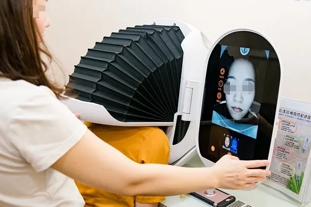 观察测试仪下皮肤的情况