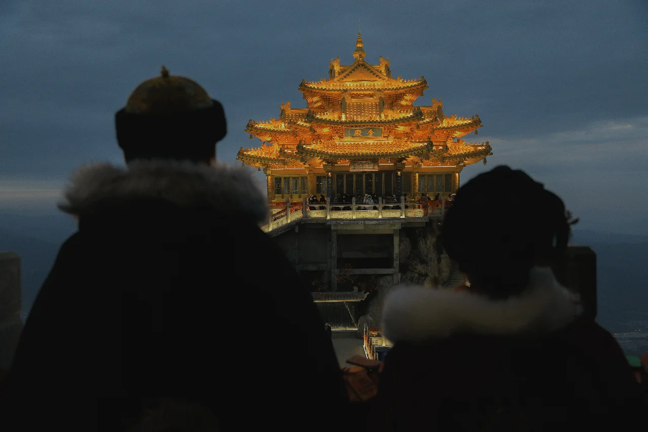 山巅之处是什么意思_的意思山巅_山巅是什么意思啊的意思