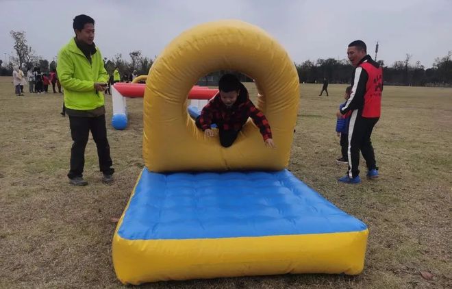 用打气筒撑肚子的视频_用打气筒撑肚子的视频_用打气筒撑肚子的视频