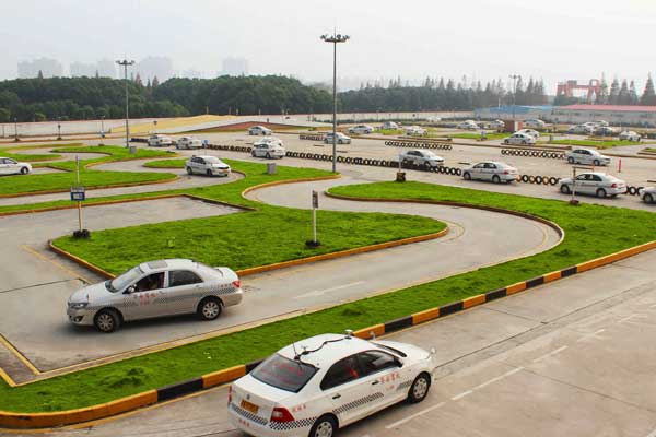 驾校考场设备需要多少钱_驾校科目二考场设备厂家_驾校考试车设备多少钱